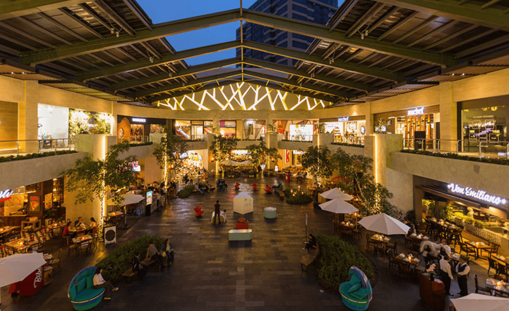 Oakland Mall is a premier shopping destination